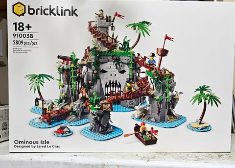 LEGO BrickLink Ominous Isle 910038 2809 pcs 18+ Reconfigurable Set Box