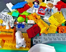 Large LEGO  Bulk Lot Approx 260 Pieces Figures Animals Flowers Blocks
