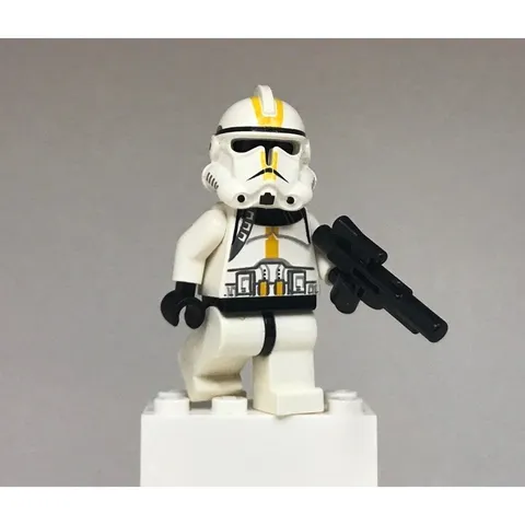 LEGO Star Wars Clone Trooper Commander Minifigure sw0481 Phase 2 Yellow 327th