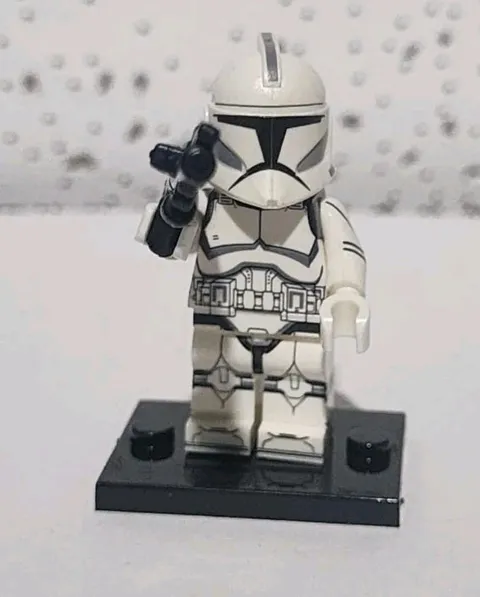 Lego Star Wars Phase 1 Nougat Clone Trooper Custominifigure With Black Stand New