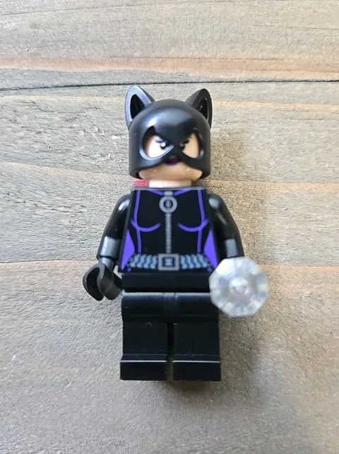 Lego Minifigure Catwoman - Purple Lips sh006 DC Comics Superhero - Minifig