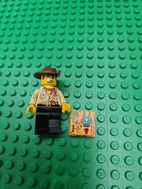 LEGO Adventurers Desert Minifigure Johnny Thunder, Hieroglyphs Map (adv010) 5988