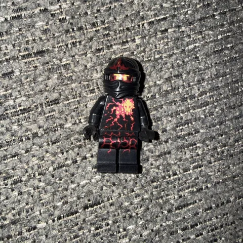 LEGO Ninjago NRG Cole Minifigure 9572 Rare Excellent Shape