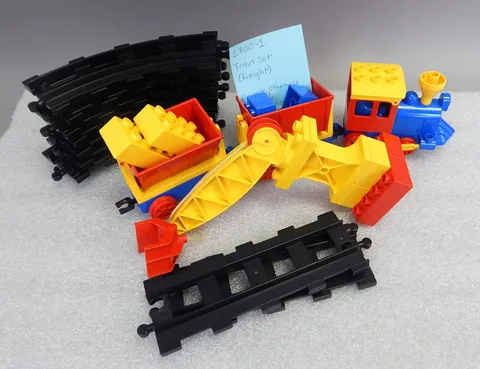 LEGO Duplo 2700 Freight Train Set Vintage 1983 Complete Set missing shovel