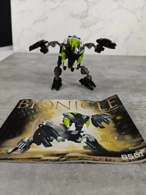 LEGO BIONICLE: Nuhvok (8561) Complete with Krana & Instructions