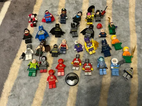 Authentic LEGO Minifigure Lot of 29 DC Figures batman Superman super hero flash