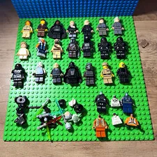 LEGO Star Wars Minifigure Lot  + Accessories Over 20 Minifigs