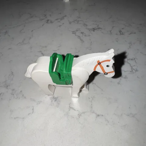 LEGO Minifigure Animal Western Indian White Horse Rare Hard To Find Green Saddle