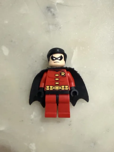 LEGO Robin Red Suit Minifigure 2012 DC Super Heroes Theme Read Desc