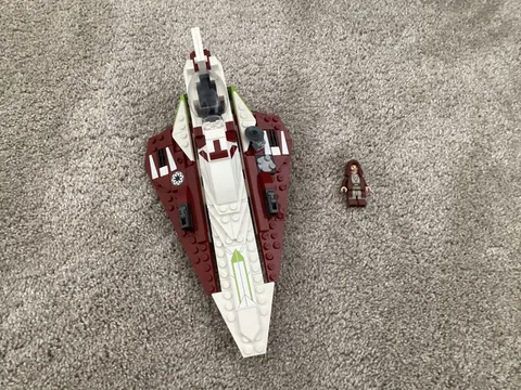 LEGO Star Wars Obi-wan Kenobi’s Jedi star fighter (comes with one minifig)