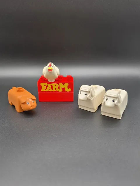 Lego Duplo Figures Farm Lot of Vintage Animals Sheep Pig Chicken Farm Sign Stand