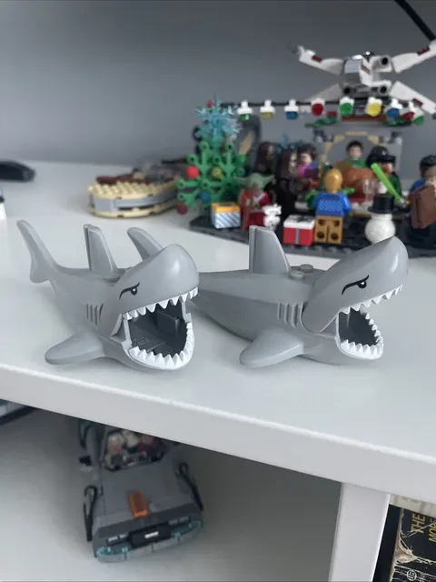 2x Lego Great White Shark Pirates MiniFigure 2007  5" Long