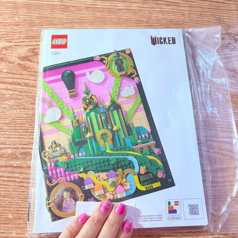 LEGO Wicked 75685 Emerald City Wall Art Instruction Manual Only