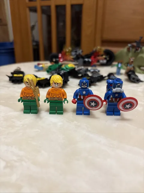 LEGO Aquaman SH0050 (x2) & Captain America SH0106 & Scuba SH0214 Bundle