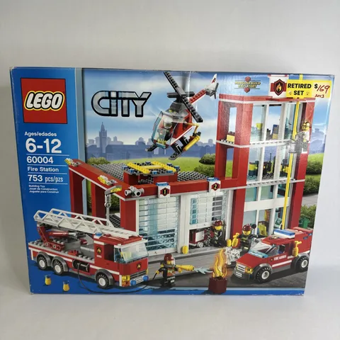LEGO CITY : Fire Station (60004) RETIRED/SEALED