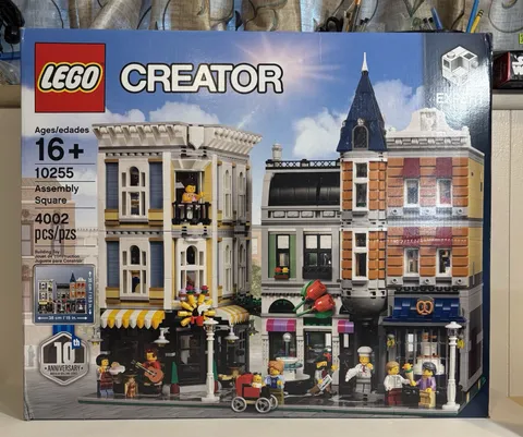 Lego Icons Modular Building Assembly Square 10255 New Sealed! Some Box Damage