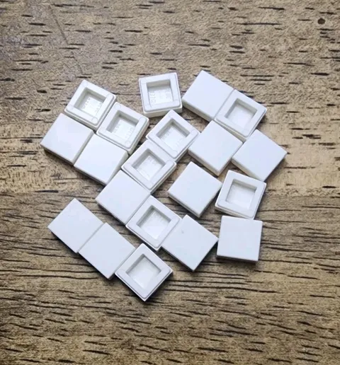 LEGO White 1 X 1 Tile. QTY 20 Part No. 3070