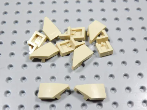 LEGO Lot of 10 Tan 2x1 Wedge Curved Slopes Left & Right BD