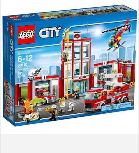 LEGO 60110 City FIRE STATION 919 Pcs 2016 New And Sealed Retired MISB