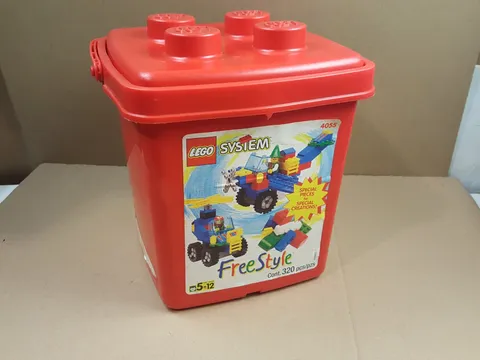 Lego #4055 Classic Red Plastic Storage Container w/Lid and Handle  10" Preowned