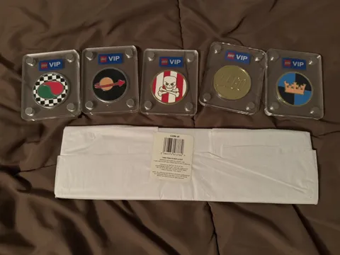 5 LEGO VIP Collectible Coins & Display Case Complete Set Space Pirate NEW