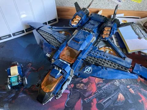 Used LEGO Marvel Super Heroes Avengers Ultimate Quinjet 76126 NO MINIFIGURES