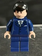 Lego Bruce Wayne minifigure 7783 Batcave: Penguin Freeze Invasion 