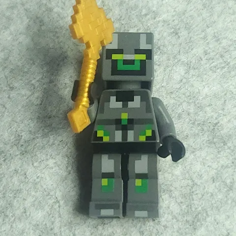 LEGO Minifigure min064 Skull Arena Player 1 with Part 18788 Pearl Gold Axe