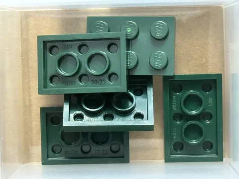 LEGO Parts - Dark Green Plate 2 x 3 - No 3021 - QTY 5