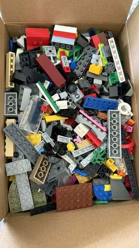 4 lbs- LEGO Bulk Lot Mixed Bricks & Pieces Multicolor Plastic