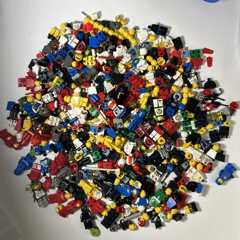 Lego Mini Figures Vintage Bulk Lot: Space, Insectoid, UFO, Power Miner, More!