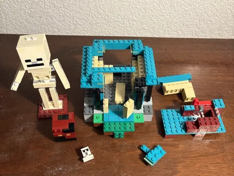 LEGO Incomplete Minecraft Lot Golem Head, Skeleton 21150, Sky Tower 21173, Etc~