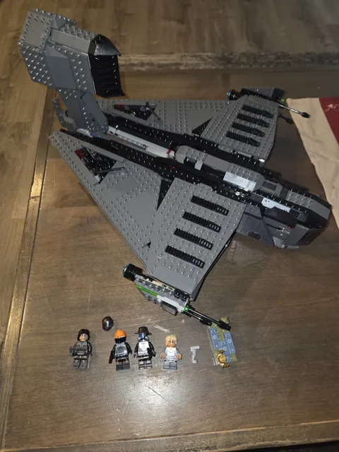 LEGO Star Wars 75323 The Justifier Complete w/ Minifigures Retired