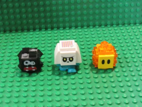 Lot of 3 LEGO Super Mario Bros.  Minifigures Lava Bubble Fuzzy Bone Goomba GT67