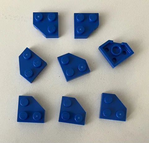 LEGO 8x NEW Pieces Plate 2x2 w/ Cut Corner, 45 Deg. BLUE #26601
