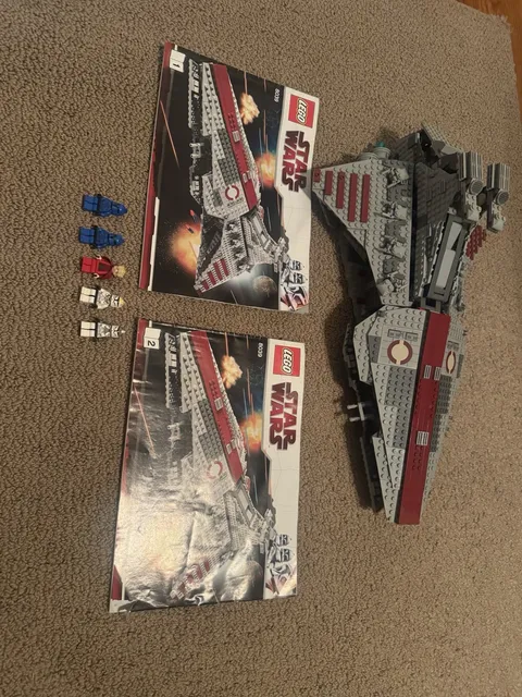 LEGO Star Wars: Venator-Class Republic Attack Cruiser (8039)