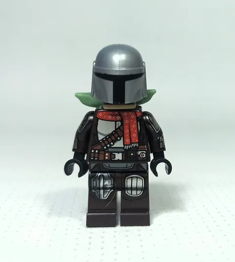 LEGO 2021 STAR WARS SW1170 MANDALORIAN & SW1173 GROKU HOLIDAY OUTFIT MINI FIGURE