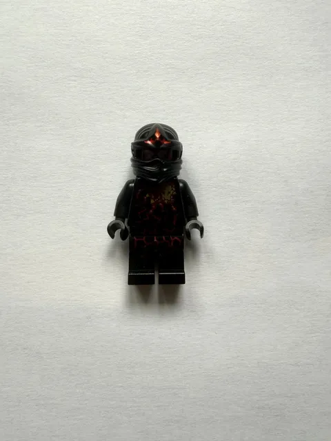 LEGO Ninjago Cole NRG Minifigure RARE From njo0057 Rise of the Snakes 9572