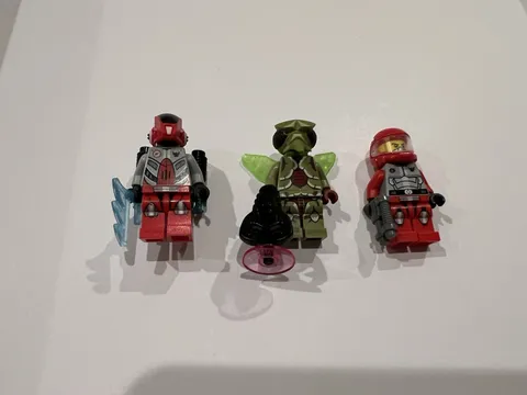 LEGO Galaxy Squad Space Billy Starbeam & Red Robot Sidekick & Winged Mosquitoid