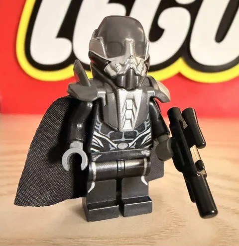 Lego DC Super Heroes Faora Minifigure With Accessories 
