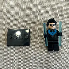 LEGO polybag Nightwing Minifigure w/ 2 Trans-Light Blue Batons & Stand