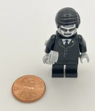 Lego MOVIE Executron Robo Fed Minifigure w/ Handcuffs Robot tlm028