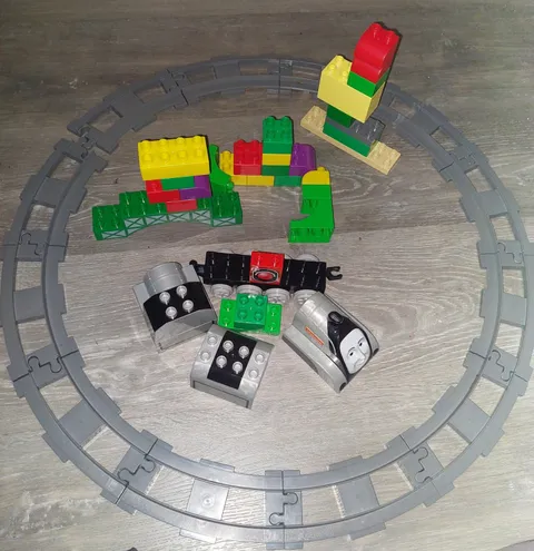 Lego Duplo Thomas the Train. 2004 With Train Tracks