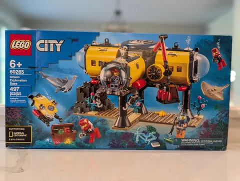 LEGO CITY: Deep Sea Explorers Ocean Exploration Base (60265) NEW