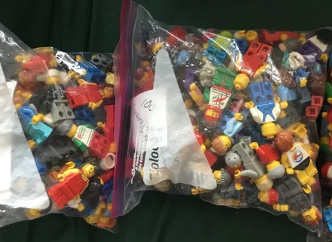 Lego Large Lot of 266 Generic Towns Folk - Mini Figures TWO POUNDS+