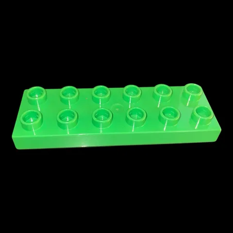 green Duplo 2X6 plate- combined shipping (GRN39)