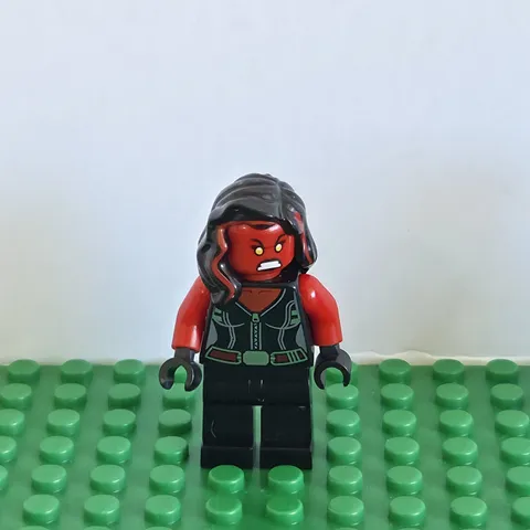 Lego Mini Figure RED She-Hulk From set 76078 Minifigure Authentic & Rare