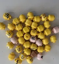 LEGO - Lot Of 42 Random Minifigure Heads Yellow Light Nougat Reddish Brown