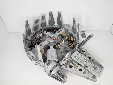 LEGO Star Wars Millennium Falcon 75105 - Retired Used Built Complete 7 Minifigs