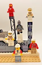 VTG LEGO Classic Space Astronaut and NASA Minifigures Lot Of 6